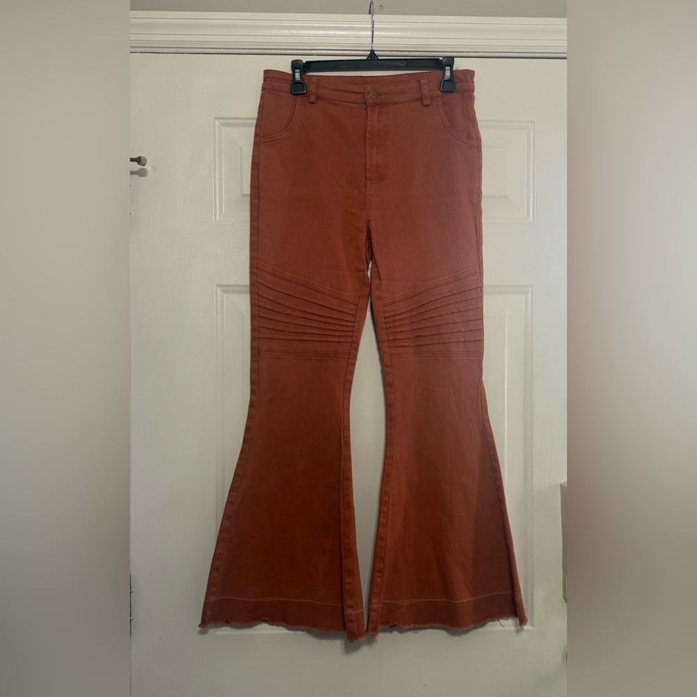1 4 3 Story by Lineup Size Large Rust Flared Jeans